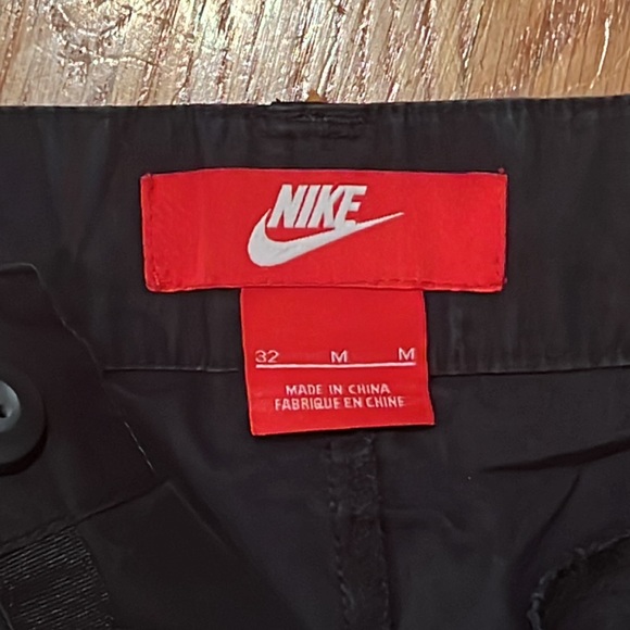 Nike tech shorts 32 zipped pockets - Picture 3 of 4